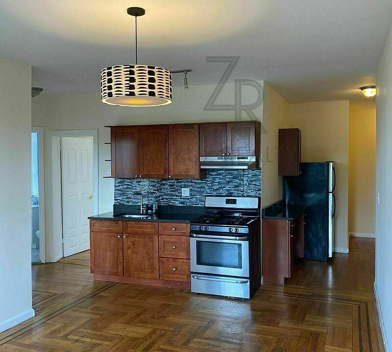 1st image of 976 Ocean Ave #E2