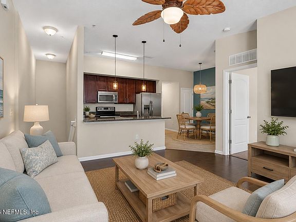4th image of 201 LARKIN Place #107