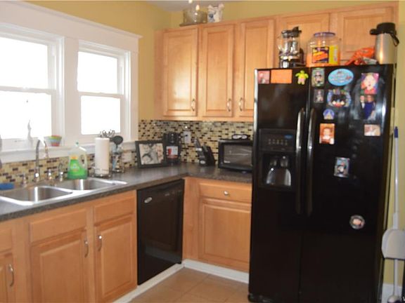 2nd image of 144 Stillwell Ave