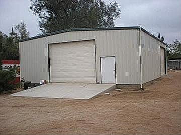 2000sq ft, 2 16' doors