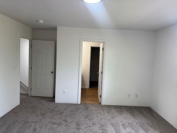 4th image of 1060 Spring St