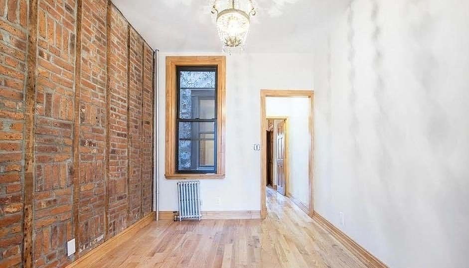 2nd image of 97 Diamond St #H