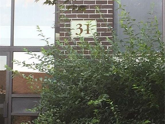 2nd image of 316 Country Club Ln