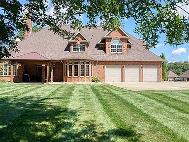 3204 Maple Creek Dr, Zanesville, OH 43701 | Zillow