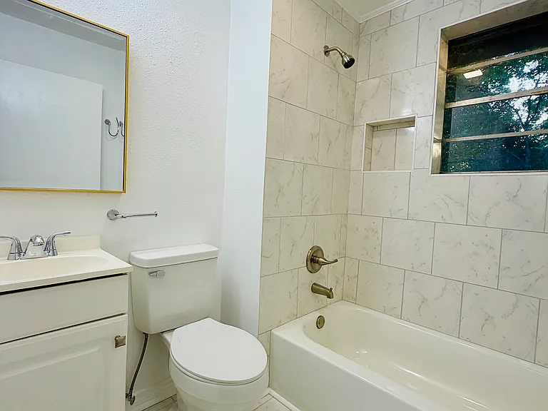 923 California St — Photo 17