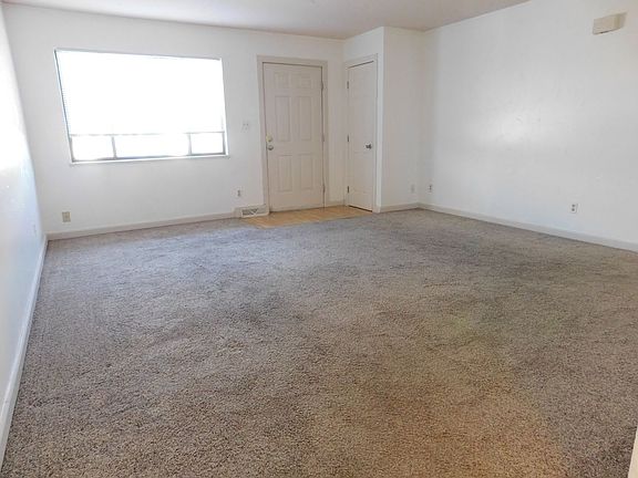 3rd image of 3309 Delicious Dr APT B