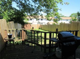 13 Columbine Ct, Middletown, NY 10940
