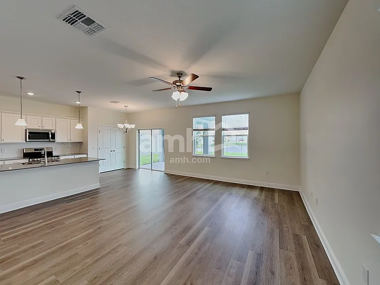 1388 Sky Lakes Dr — Photo 9