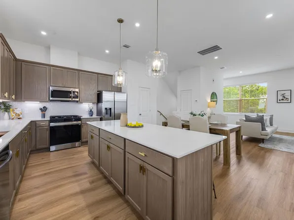 1648 W Tidwell Rd, Houston, TX 77091