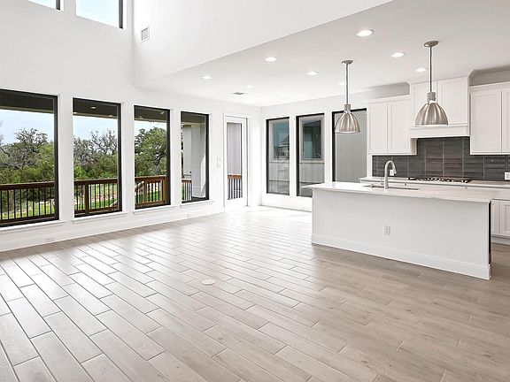 4th image of 739 Alta Circle
