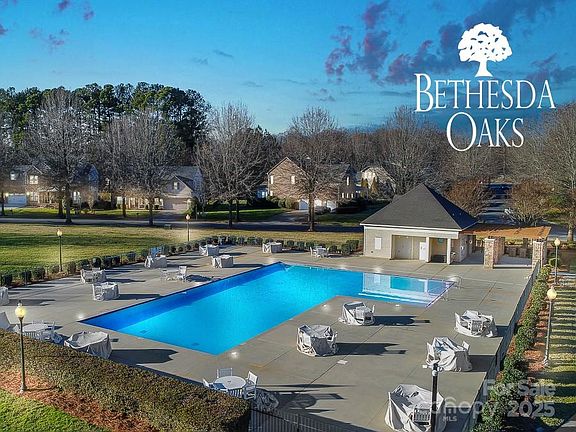 3rd image of 3427 Laurel Oak Ln