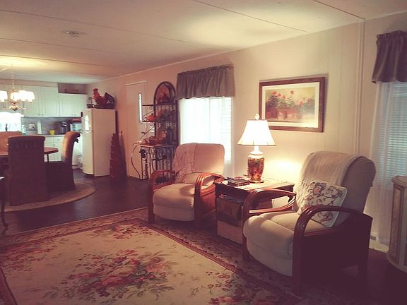 5th image of 37807 Bentley Dr