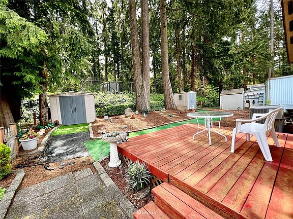 Well maintained 1772 sf home in Sans Souci 55+ Community! You'll love it here! >
