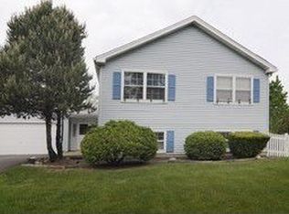 590 Pheasant Ridge Dr, Lake Zurich, IL 60047