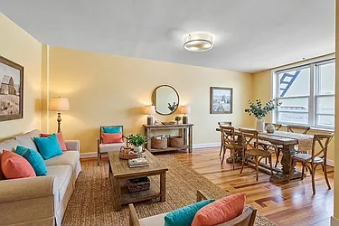 735 Avenue W #3L image 1 of 14