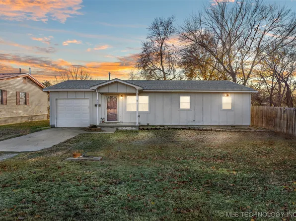 302 E Maple St S, Skiatook, OK 74070