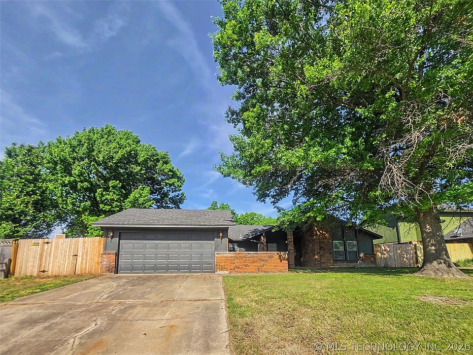 1st image of 303 E Gawf Ln