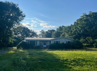 2395 Nashville Ferry Rd E, Columbus, MS 39702