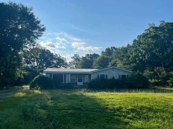 2395 Nashville Ferry Rd E, Columbus, MS 39702