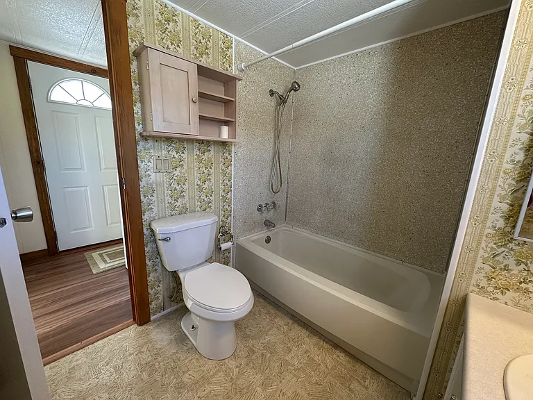 South bathroom.
