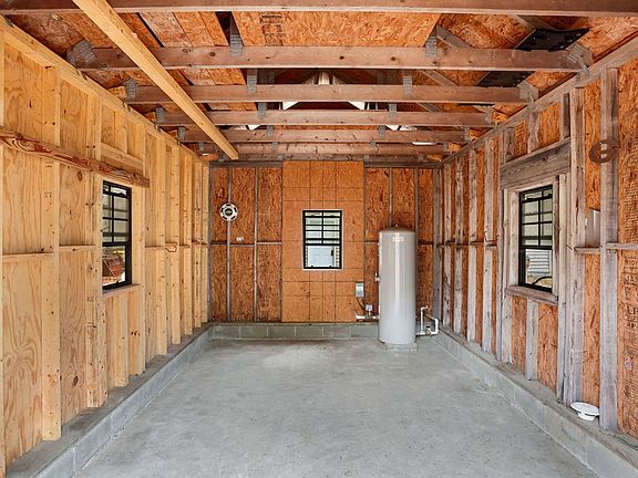 5th image of 225 Palomino Dr