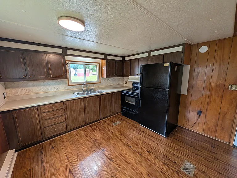 129 Ashlyn Dr — Photo 6