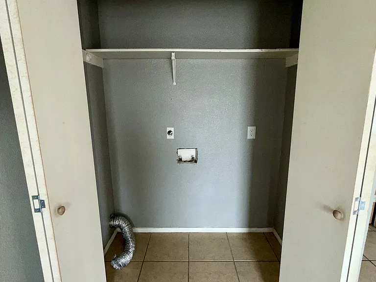1704 Spring Rose Cir #C — Photo 5