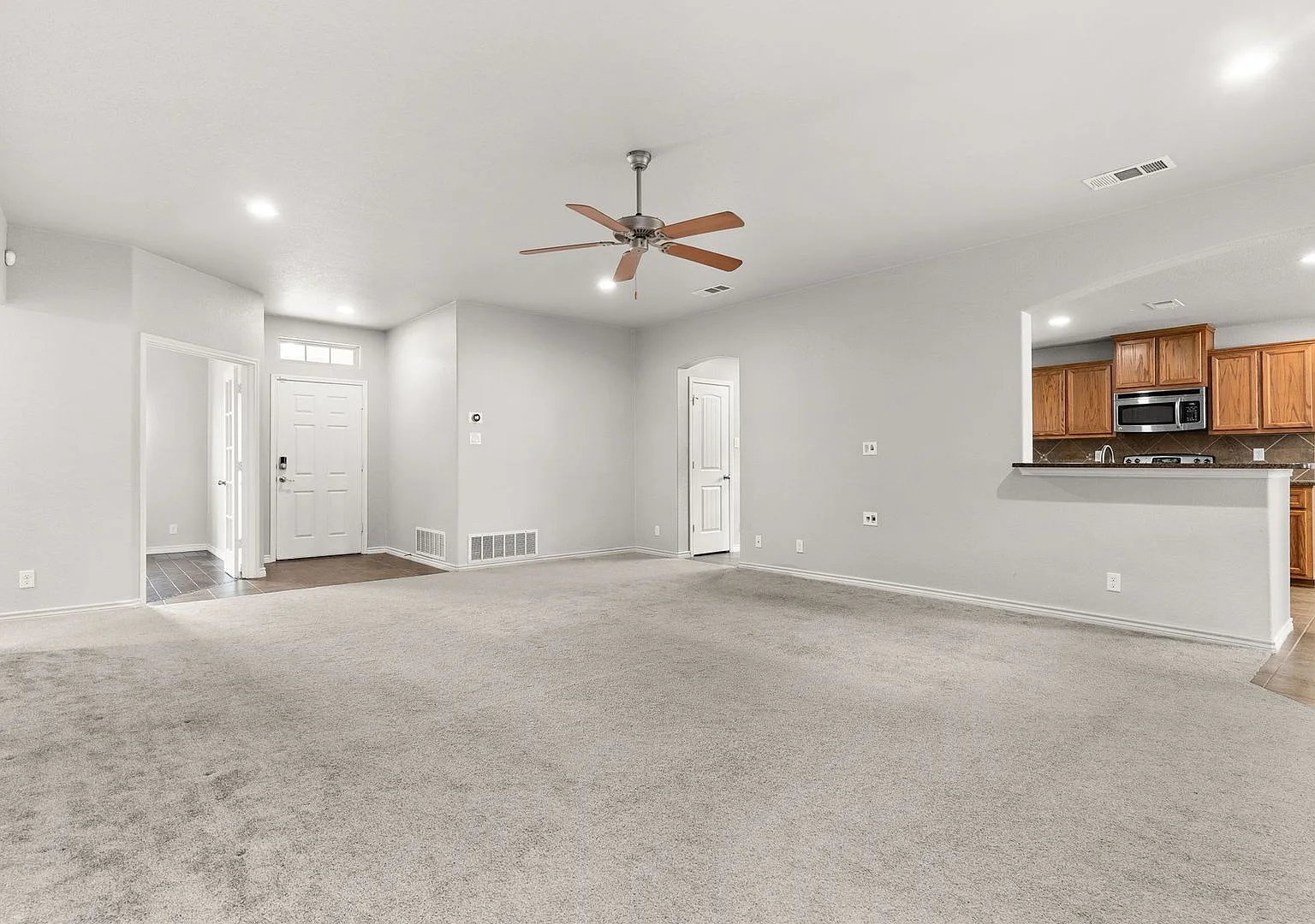 2908 Montague County Dr — Photo 3
