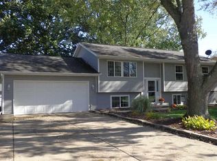 2602 S High Meadow Dr, Peoria, IL