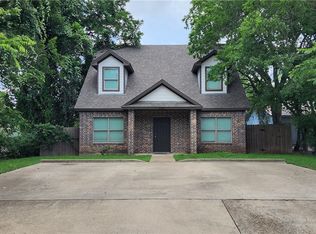 226 Lynn Dr, Bryan, TX 77801