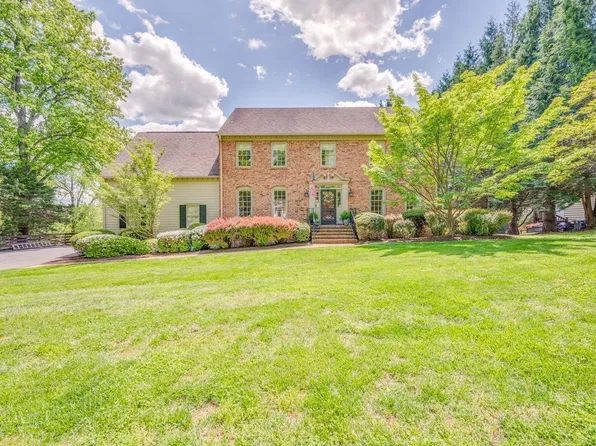 105 Carters Grove Ln, Lynchburg, VA 24503