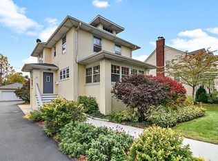 257 Herrick Rd, Riverside, IL 60546