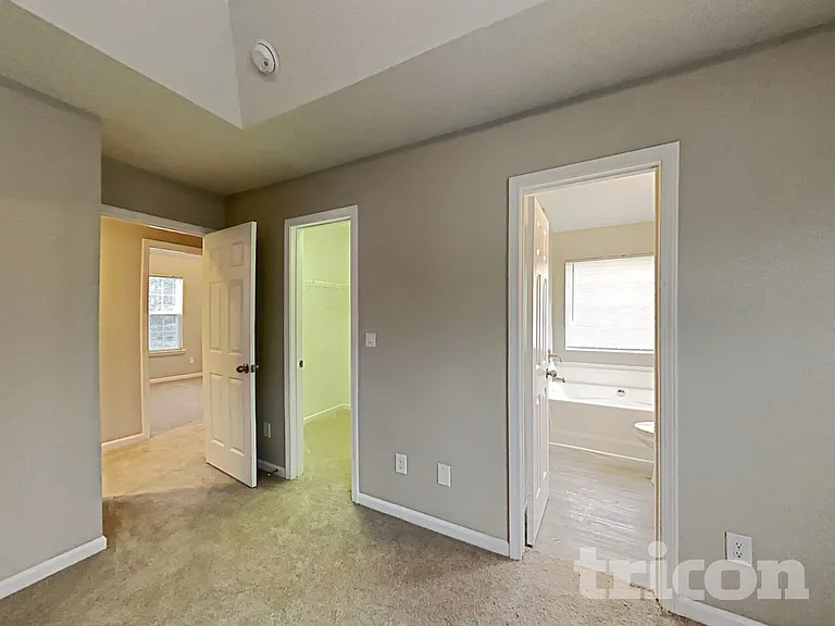 1131 Delander Ln — Photo 10