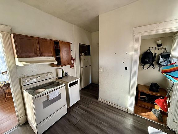 5th image of 1242 Ross Ave