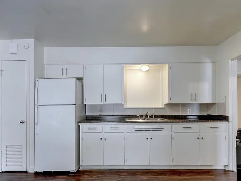 129 Coleman St — Photo 7