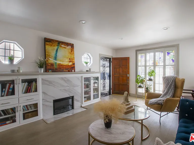 2223 W 78th Pl — Photo 6