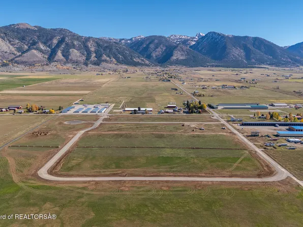 4 Navigation Ln, Thayne, WY 83127