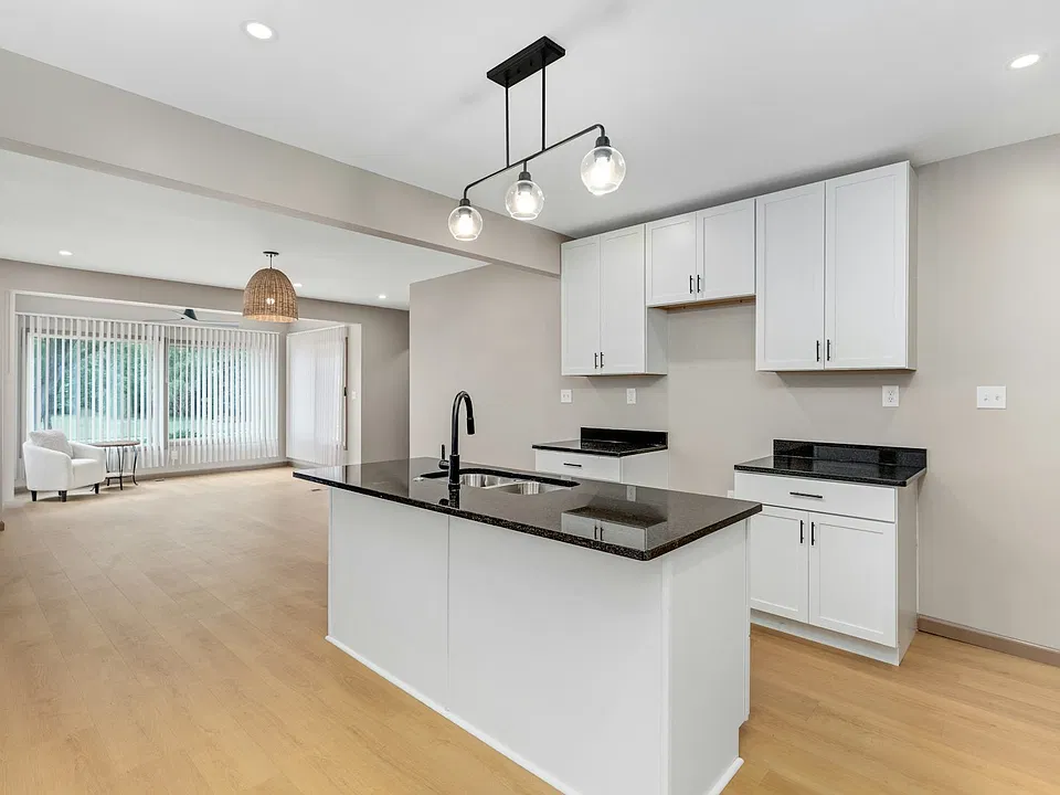8776 Dexter Ave #8776