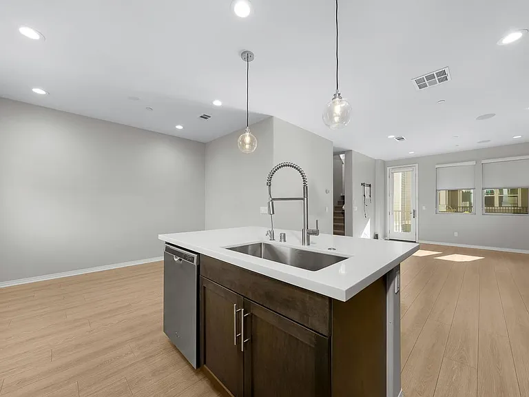 507 Sanderling Ln — Photo 7