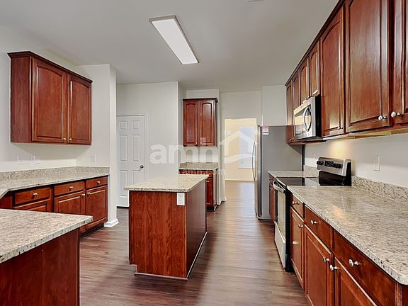 4th image of 4205 Lindsey Ln
