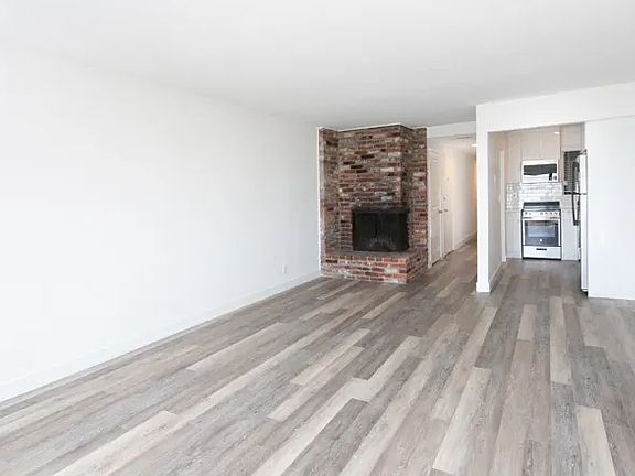 5th image of 5635 Anza St #2