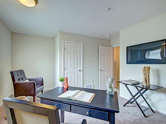 5th image of 118 E Mound St APT 1