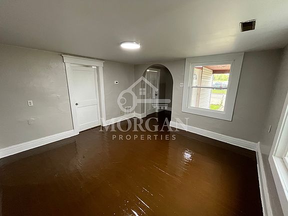 2nd image of 2316 S Walnut St