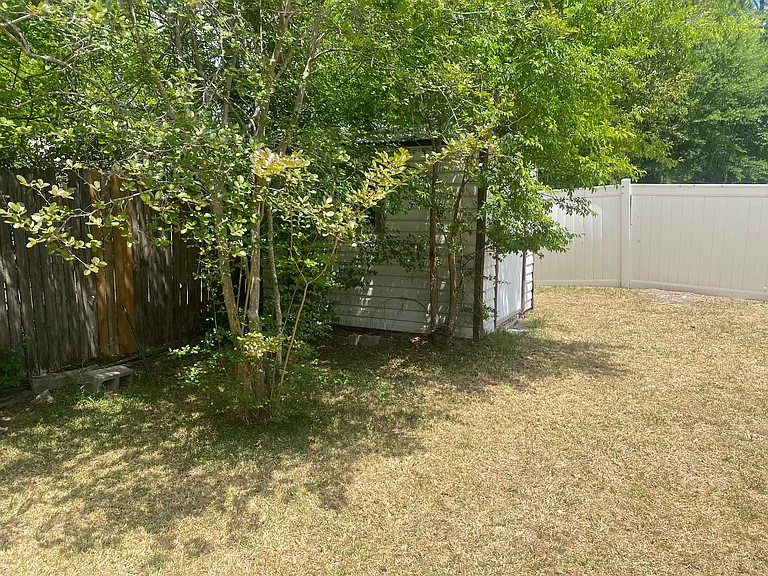 10 Crestwood Cir — Photo 16