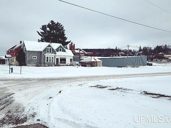 2nd image of 817 River Ave