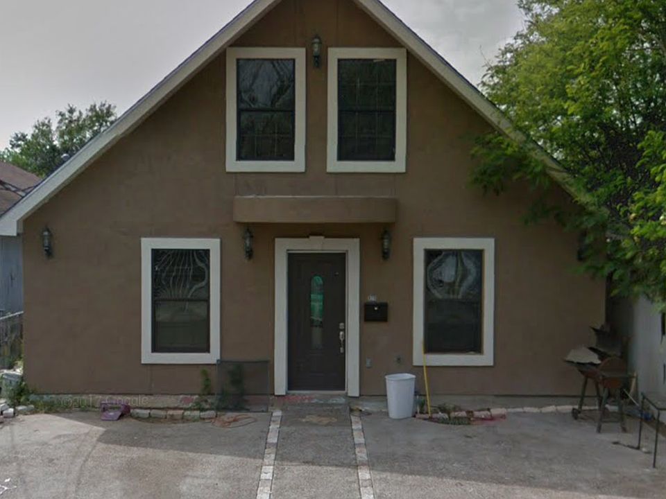 1st image of 920 N Bartlett Ave