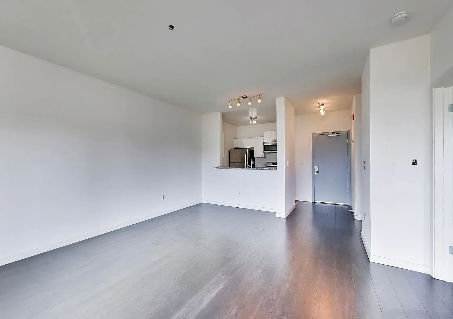 Modern 1-Bedroom with Lake & City Views | Garage Parking Available — Photo 2