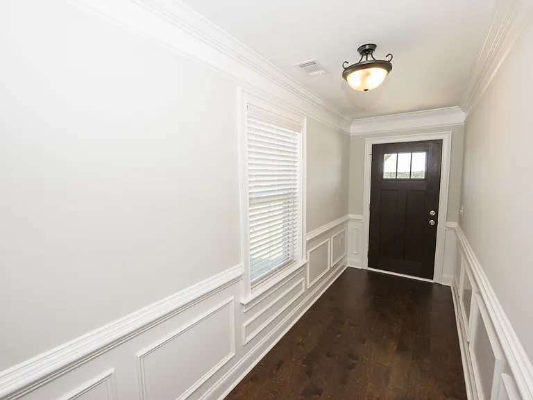 2304 Snowshill Ln — Photo 3