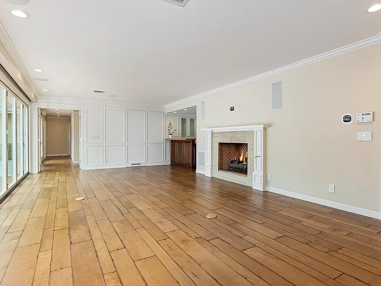 4211 Toluca Lake Ave — Photo 8