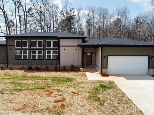 2003 Plain Field Dr, Bessemer City, NC 28016